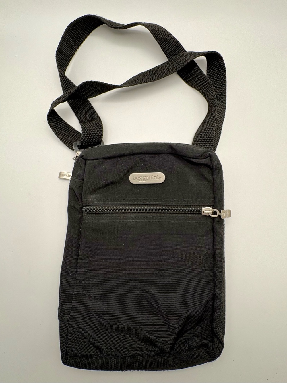 Baggallini Black Pocket Slim Crossbody Bag Nylon Water Resistant Purse